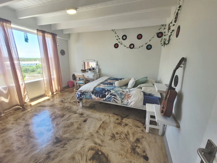 To Let 4 Bedroom Property for Rent in Oceanview Heights Western Cape